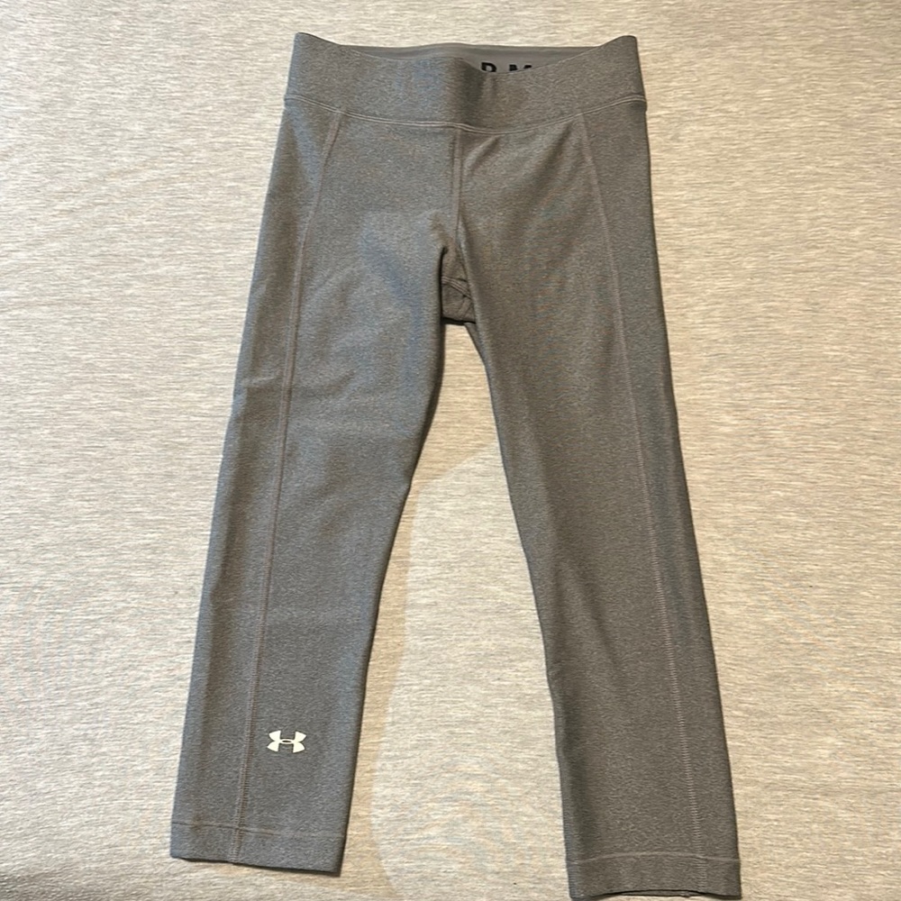 Athletic capri leggings